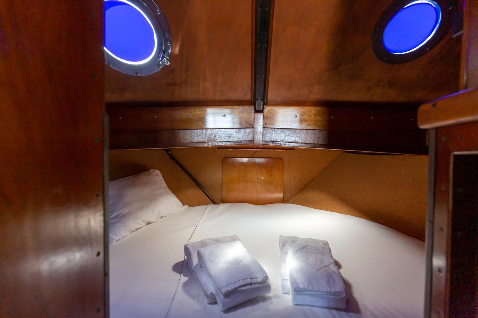 Sailing 360 Night On Board Experience Otel Vila Nova de Gaia Oda fotoğraf